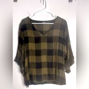 Ana women’s flutter sleeve blouse. Size Large. NWT!